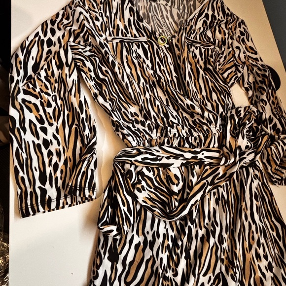 Beechers Brook Pants - Leopard Print jumpsuit Romper with belt half sleeve size Large